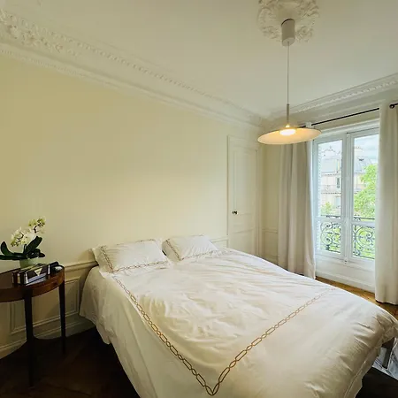 3 Bedrooms In Marais