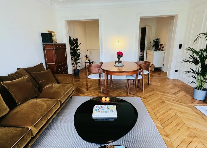 3 Bedrooms In Marais * Paris