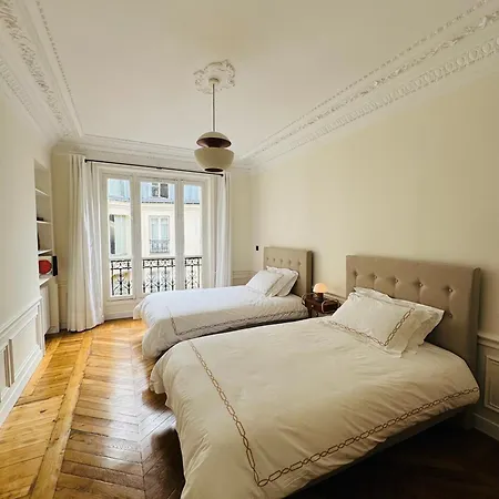 3 Bedrooms In Marais * Paris