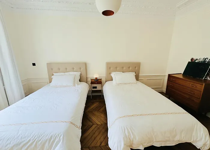 3 Bedrooms In Marais Appartement